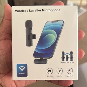 Wireless Lavalier Microphone - Black